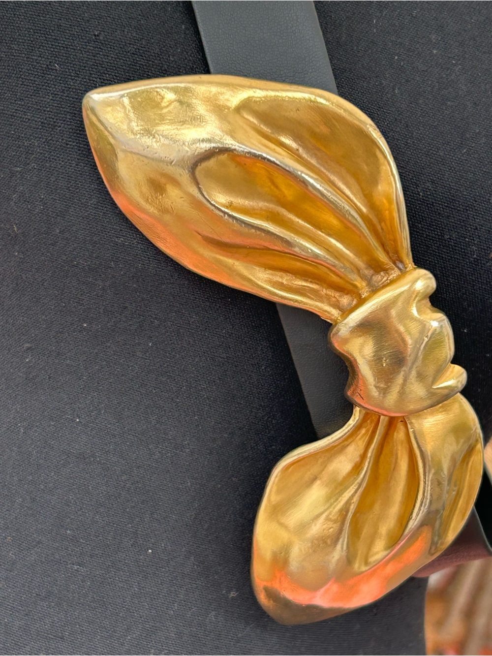 Stunning! Vintage 1988 Margarit Bererra large gold bow statement belt.